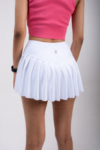 White EVERYWEAR Pleated Skirt